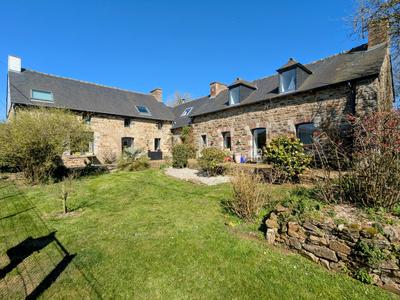 Maison ancienne - 186 m² - 8 pièces