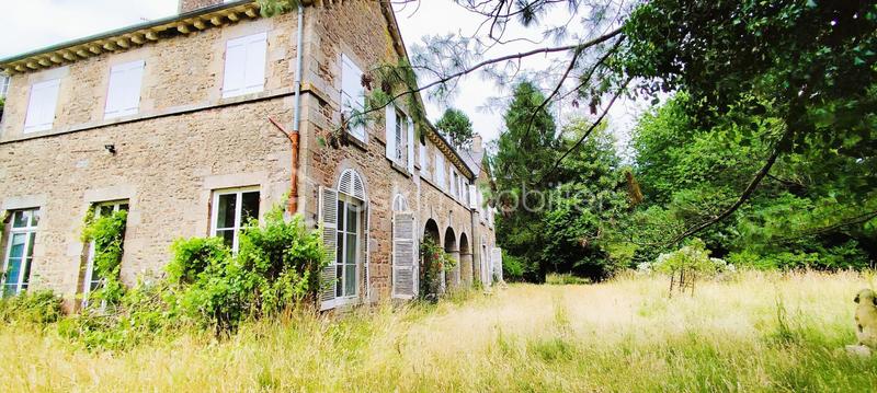 Château - 457 m² - 15 pièces