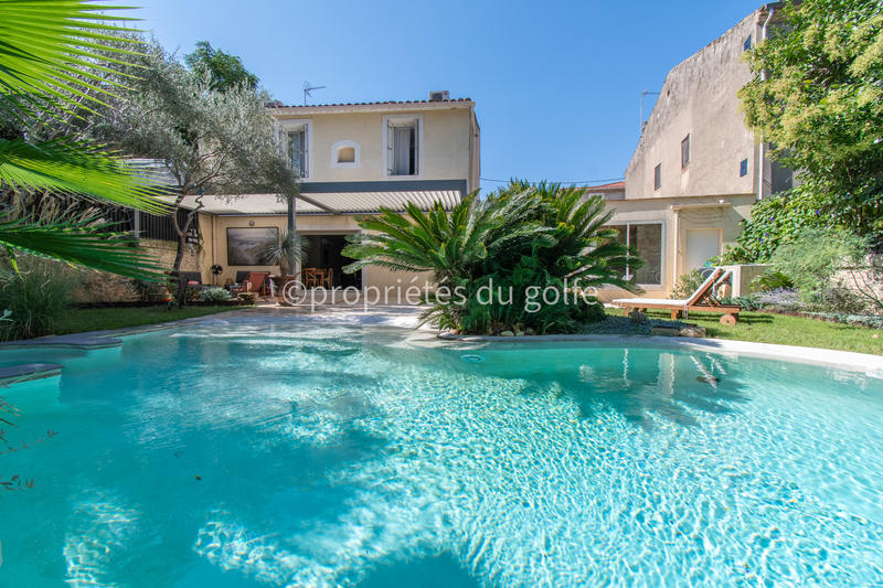 Maison - 312 m² - 6 pièces