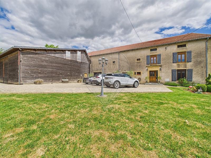 Corps de ferme - 262 m² - 6 pièces