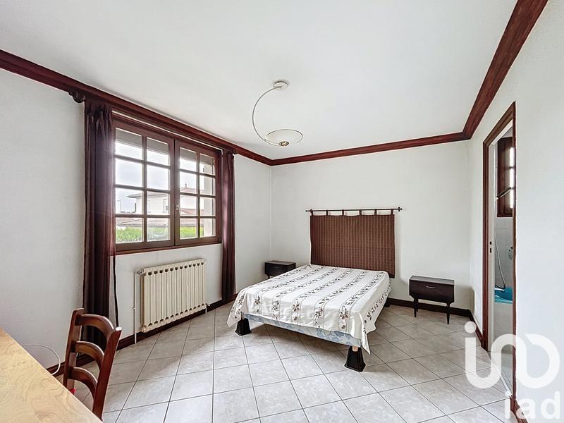 Maison - 225 m² - 6 pièces