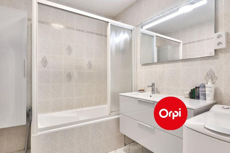 Appartement - 98 m² - 5 pièces