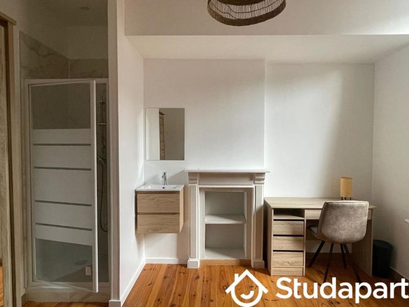 Chambre - 13 m² - 1 pièce