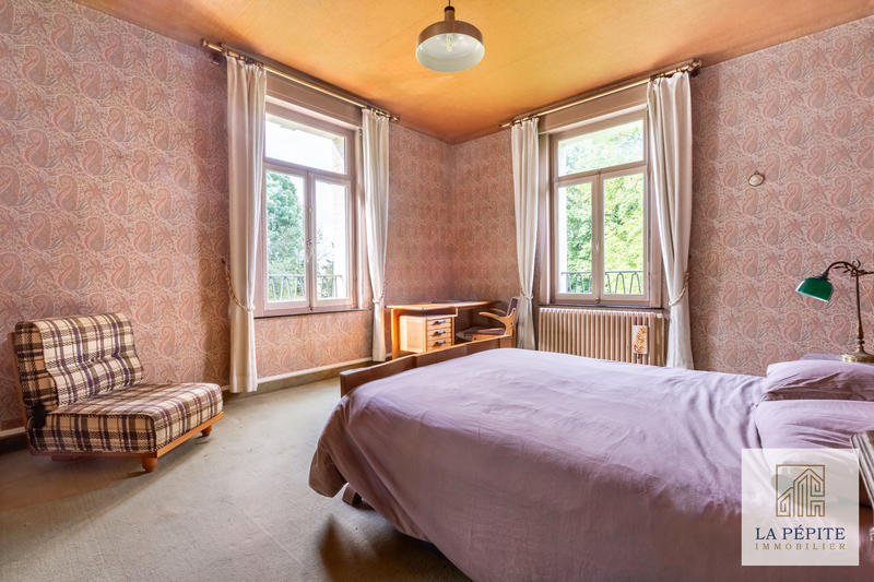 Maison - 315 m² - 10 pièces