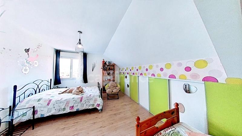 Maison - 161 m² - 8 pièces