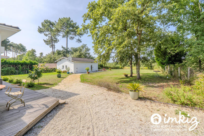 Maison - 215 m² - 9 pièces