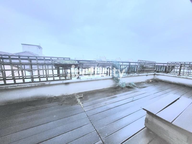 Appartement - 121 m² - 6 pièces