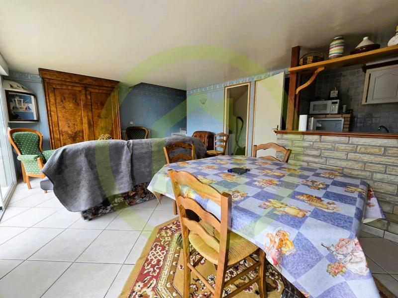 Maison - 232 m² - 9 pièces