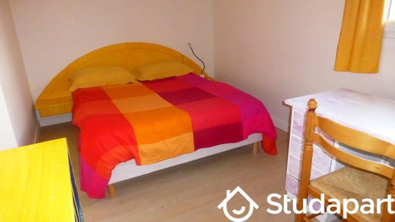 Chambre - 13 m² - 1 pièce