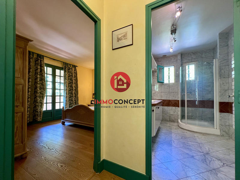 Villa - 265 m² - 8 pièces