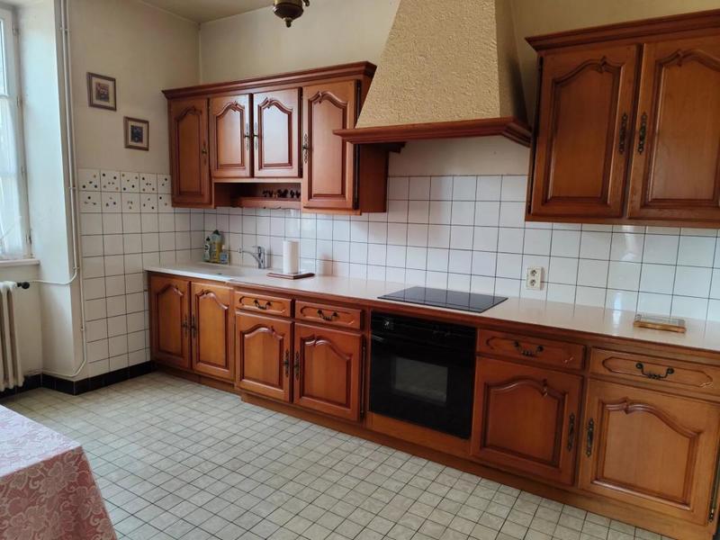 Propriété - 220 m² - 14 pièces