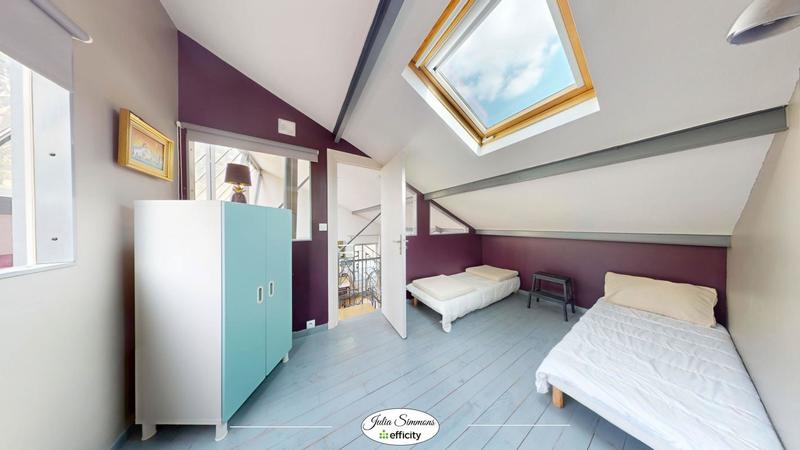 Loft - 137 m² - 5 pièces