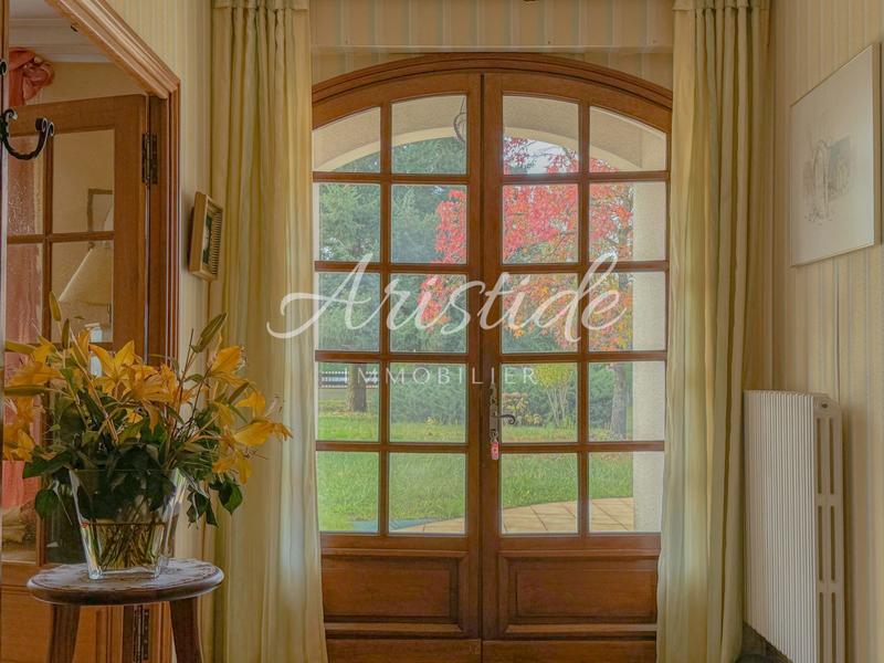 Maison ancienne - 253 m² - 8 pièces