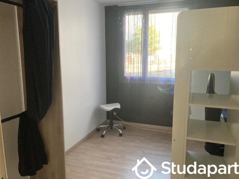 Chambre - 12 m² - 1 pièce