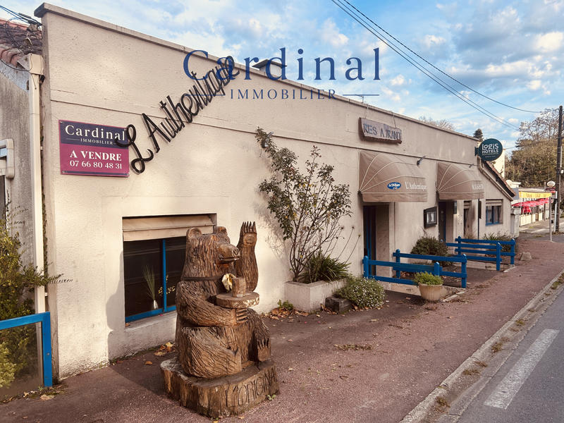 Local commercial - 790 m² - 3 pièces