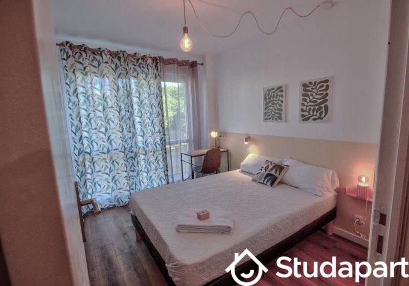 Chambre - 9 m² - 1 pièce