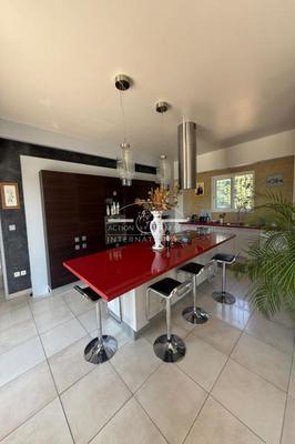 Villa - 208 m² - 4 pièces