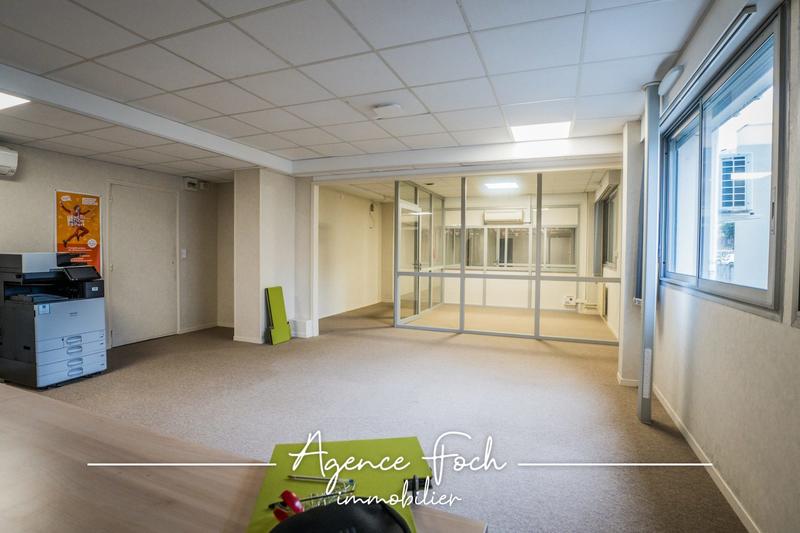 Local d'activités - 822 m²