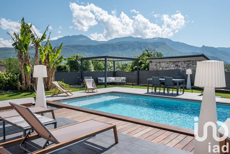 Maison - 190 m² - 6 pièces