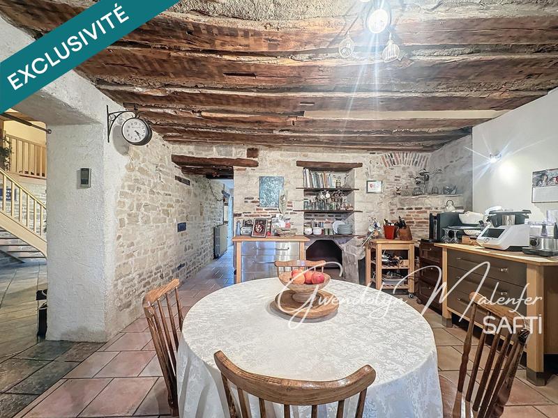 Maison - 225 m² - 8 pièces