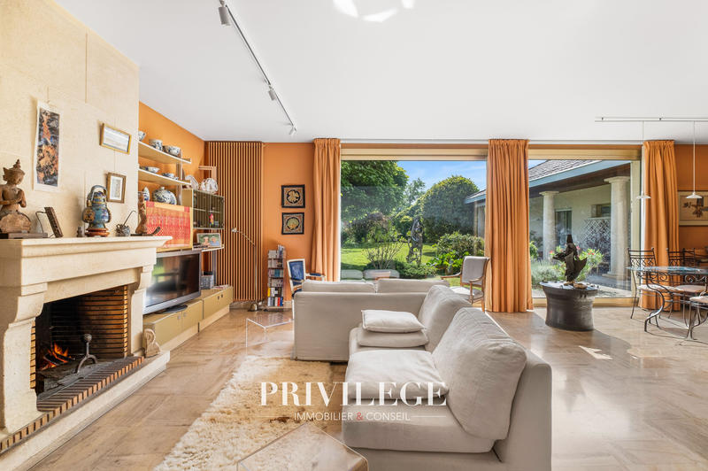 Maison - 200 m² - 6 pièces