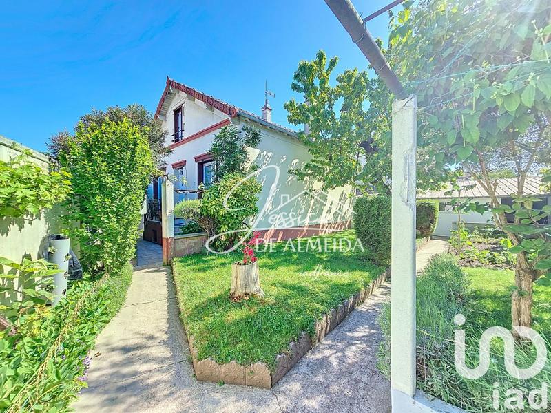 Maison - 94 m² - 5 pièces