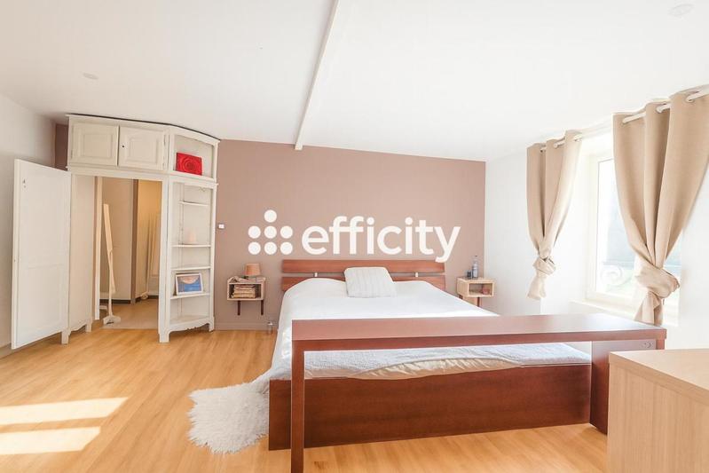 Demeure - 275 m² - 7 pièces