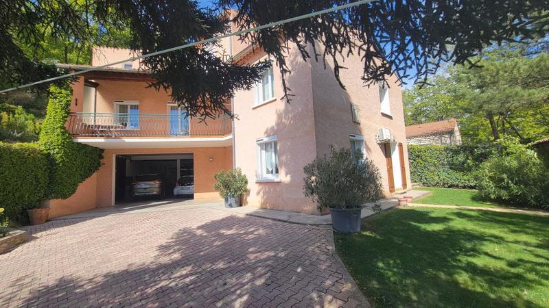 Maison - 166 m² - 7 pièces