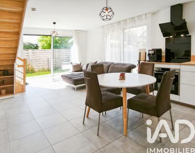 Maison - 98 m² - 4 pièces