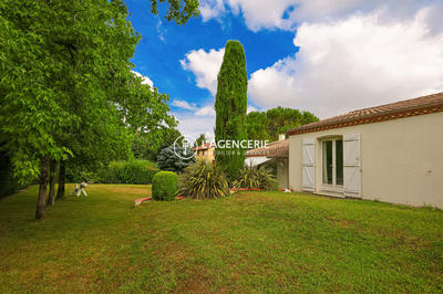 Maison - 260 m² - 10 pièces