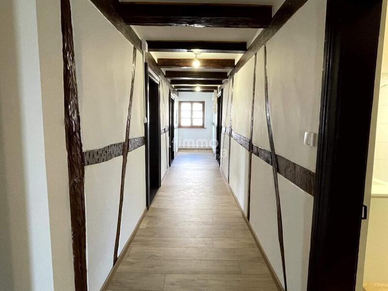 Maison - 250 m² - 10 pièces