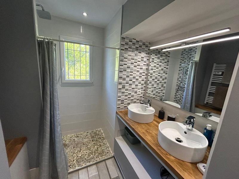 Maison traditionnelle - 184 m² - 8 pièces