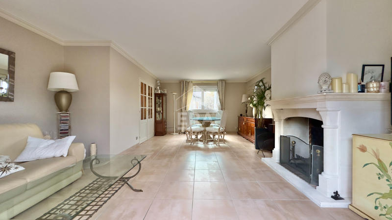 Maison - 140 m² - 6 pièces