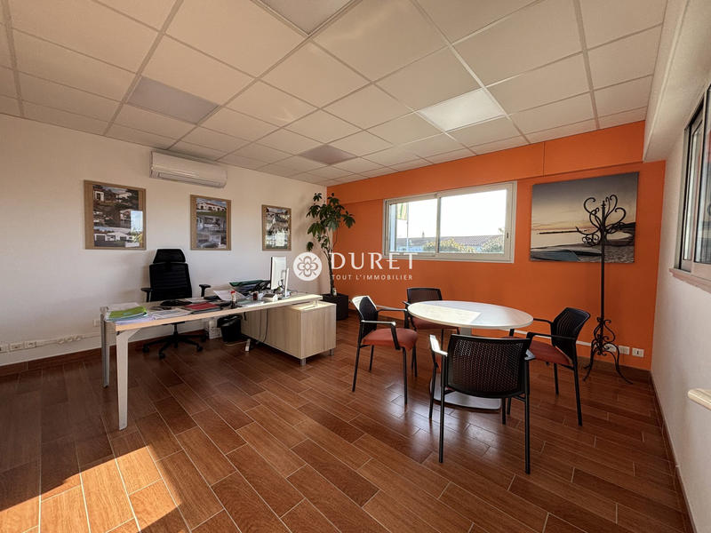 Bureau - 181 m²