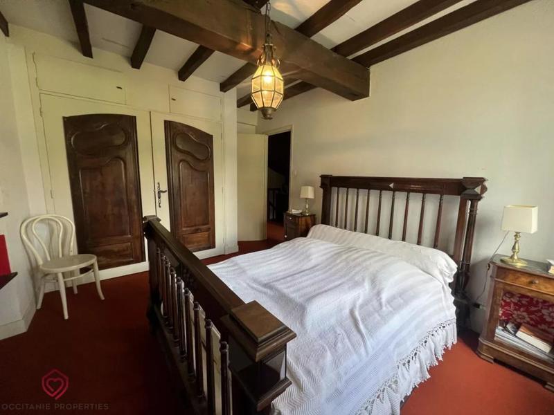 Propriété - 227 m² - 7 pièces