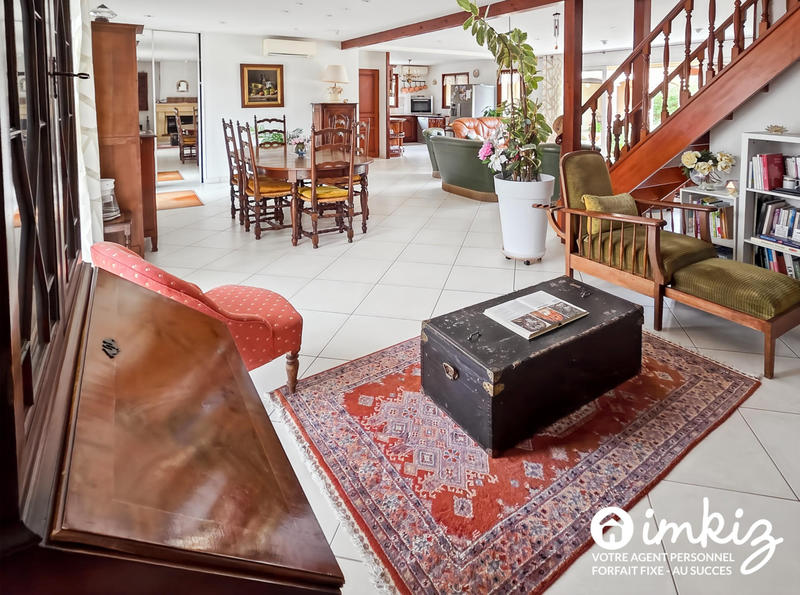 Maison - 206 m² - 7 pièces