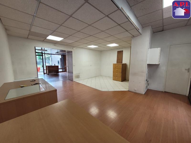 Local d'activités - 61 m² - 2 pièces