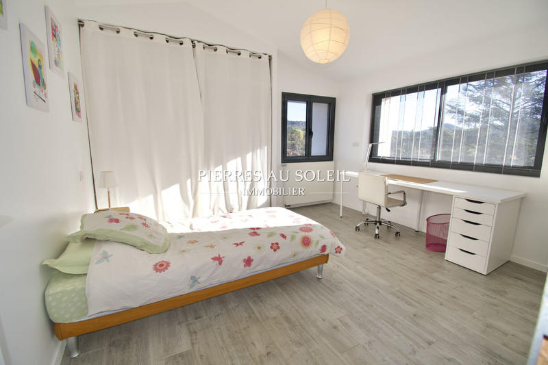 Maison - 230 m² - 8 pièces