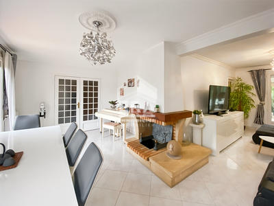 Maison - 143 m² - 6 pièces