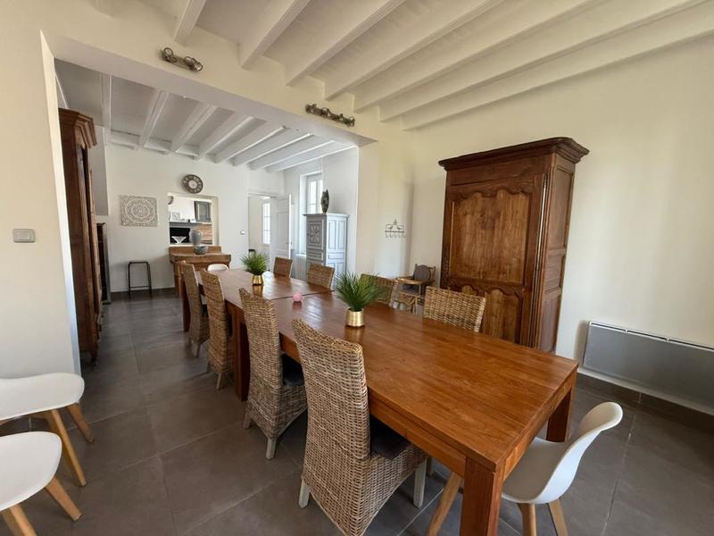 Maison - 211 m² - 8 pièces