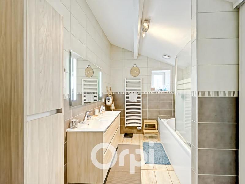 Maison - 182 m² - 6 pièces