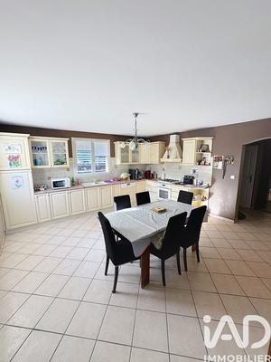 Maison - 166 m² - 5 pièces