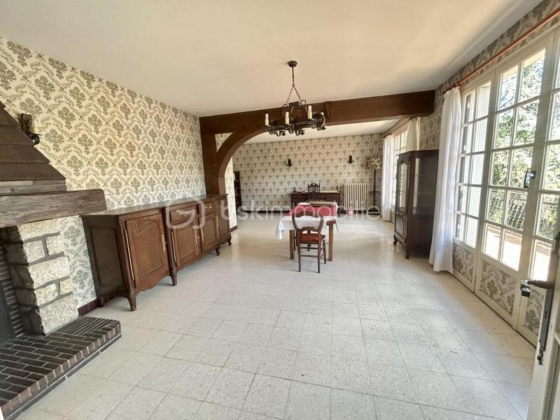 Propriété - 236 m² - 10 pièces