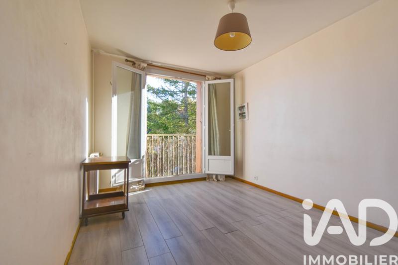 Appartement - 96 m² - 5 pièces