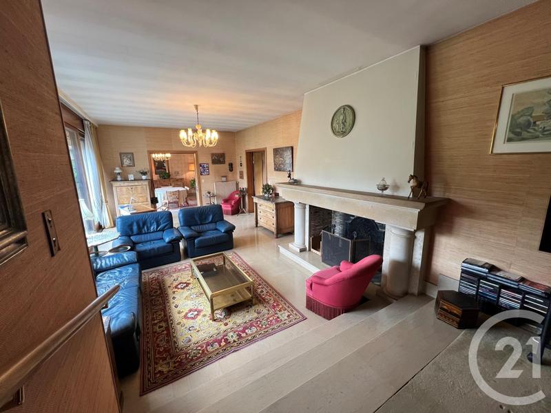 Maison - 229 m² - 7 pièces