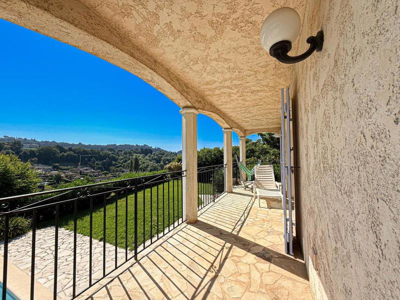 Maison chambre d'hôtes - 545 m² - 18 pièces