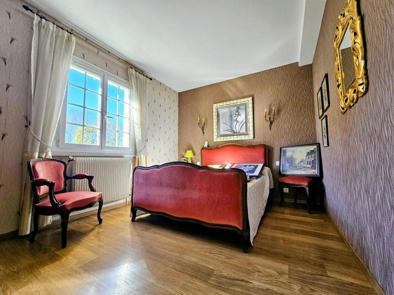 Maison - 187 m² - 7 pièces