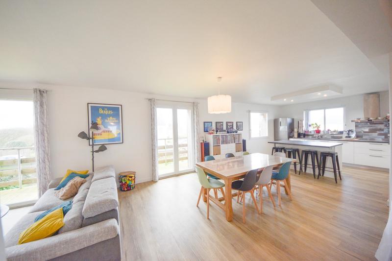 Maison - 175 m² - 9 pièces