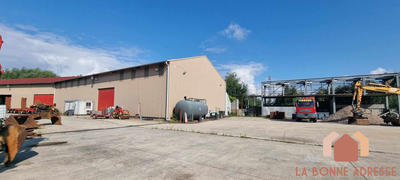 Entrepôt - 2 050 m²