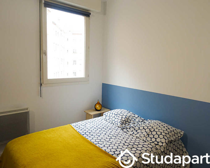 Chambre - 90 m² - 1 pièce